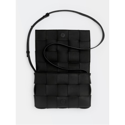 BOTTEGA VENETA Cassette Shoulder Bag (classic)